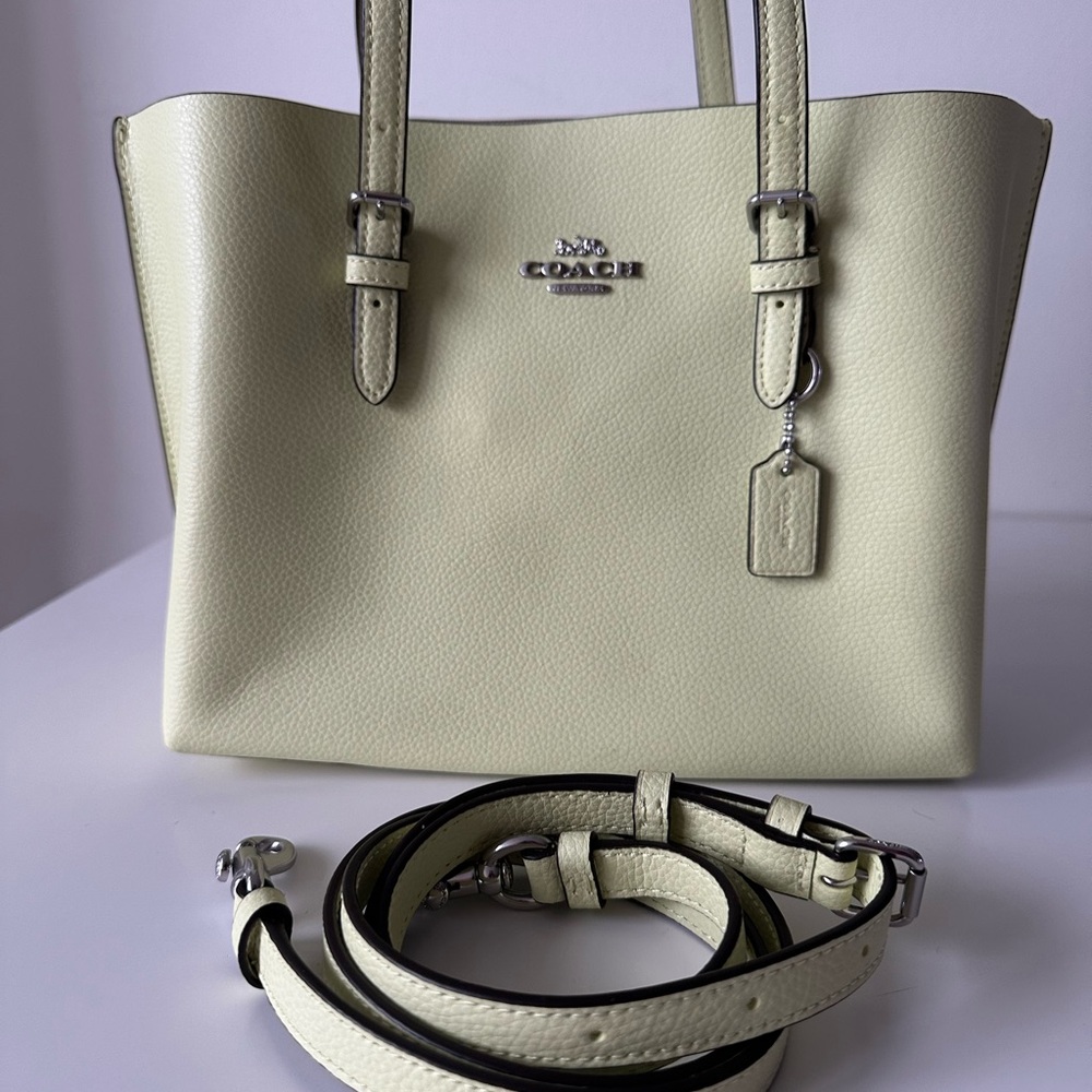 NWOT Coach Mollie Tote 25